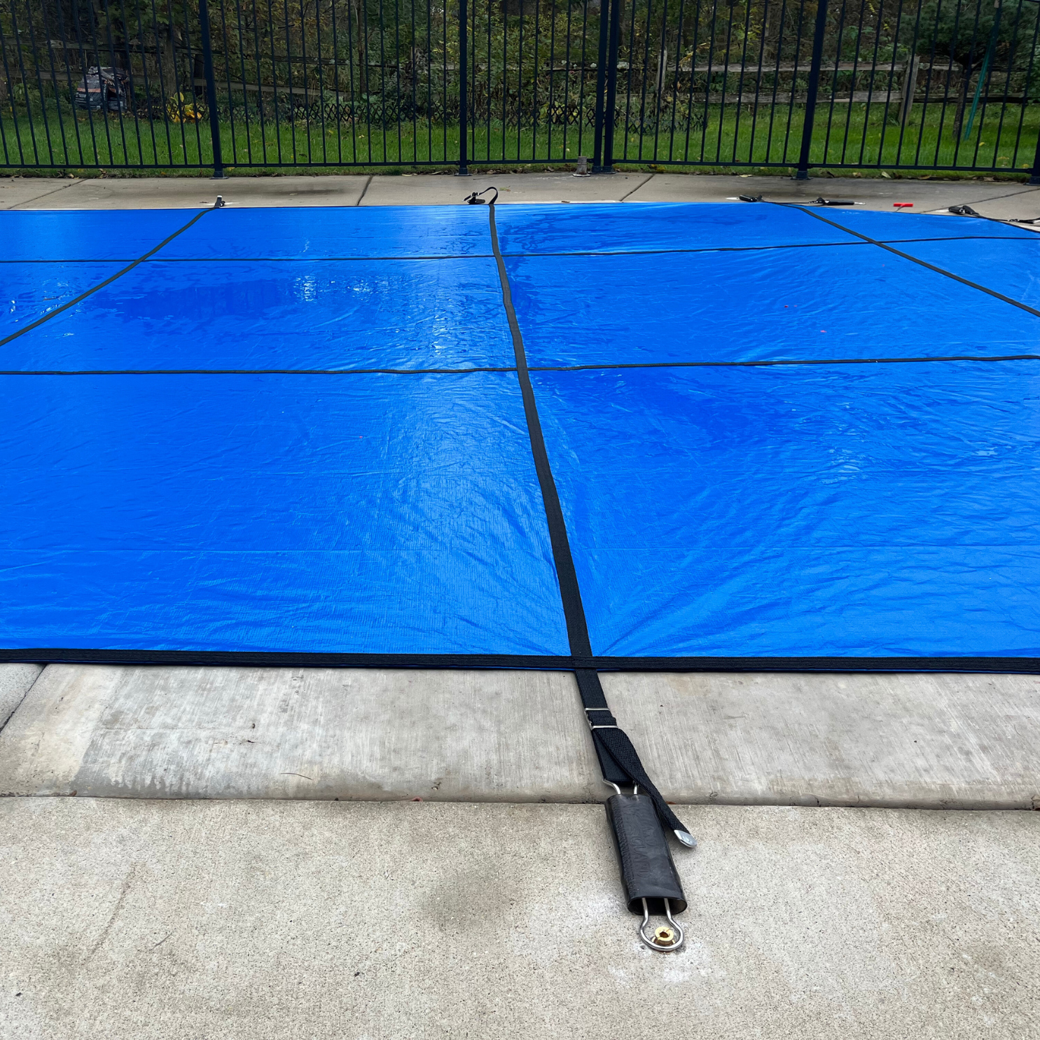 18' x 36' Rectangle Aquamaster 100% Solid Safety Pool Cover with 4x8 Center End Step